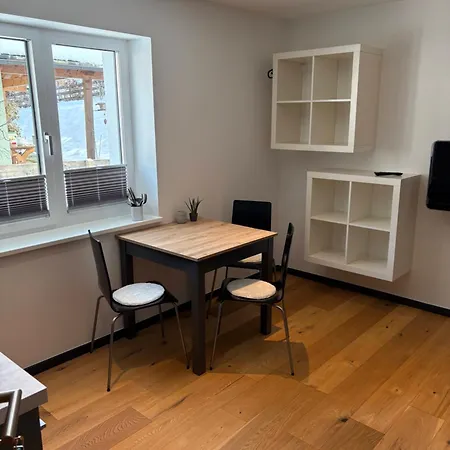 Hideaway ホームステイ *